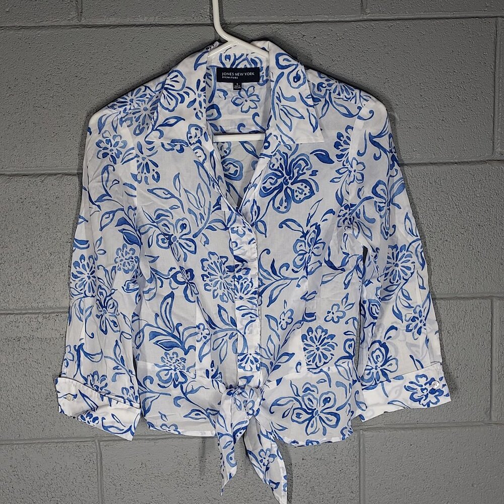 Jones New York Signature Blue & White Floral Lightweight Top - Small